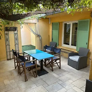 https://appartement-place-des-lices-saint-tropez.fr-provencehotel.com