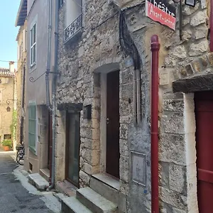 https://vence-sous-les-toits.fr-provencehotel.com